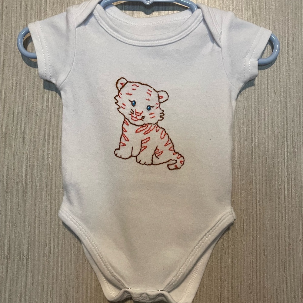 Kidgets White Baby Onesie with Hand Embroidered Tiger Cub